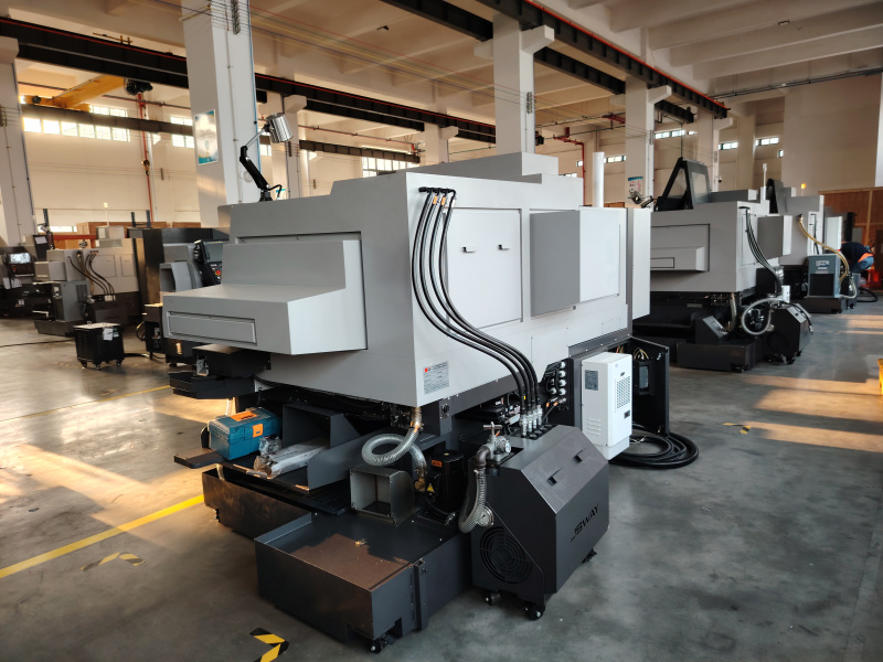 D265A 5 eksenli elektrik mili 25 alet CNC makinesi İsviçre torna tezgahı 